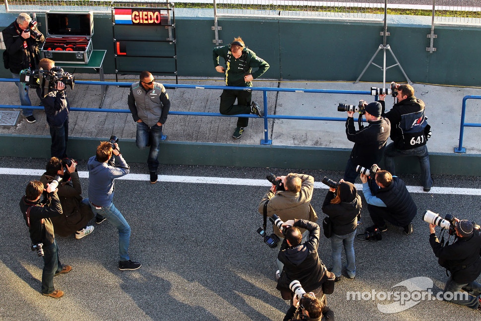 Lewis Hamilton, Mercedes AMG F1 with photographers
