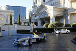 Spark-Renault SRT-01E al Las Vegas Boulevard