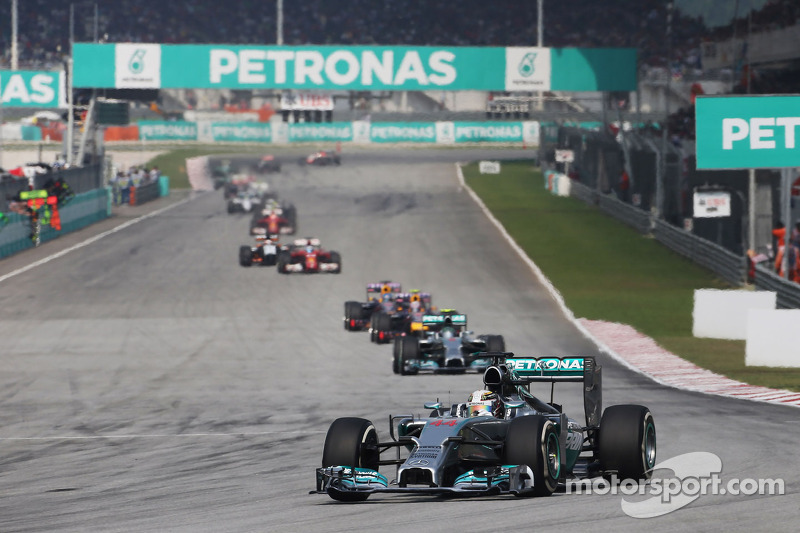 Льюіс Хемілтон, Mercedes AMG F1 W05