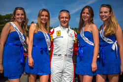 Seth Neiman with some lovely ladies