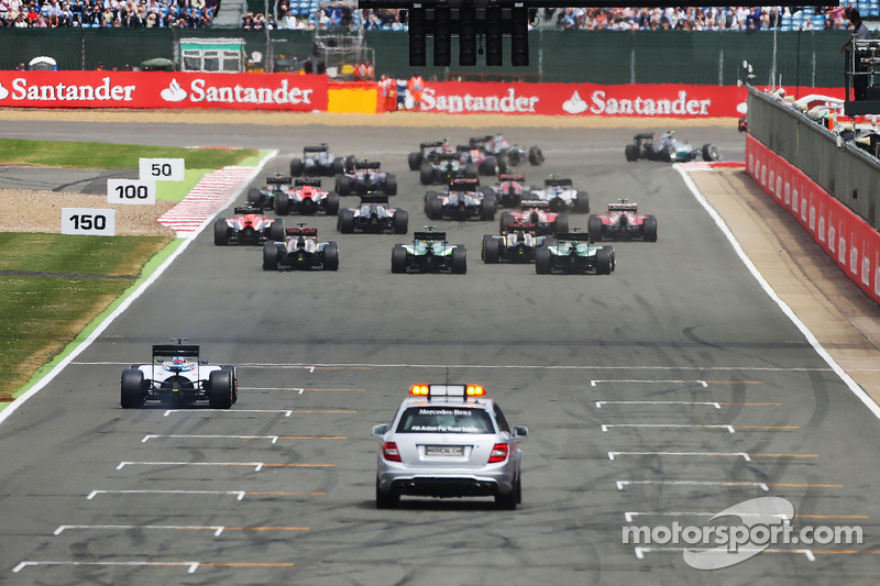 Nico Rosberg, Mercedes AMG F1 W05 leads at the start of the race as Felipe Massa, Williams FW36 makes a slow getaway