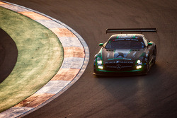 #2 Black Falcon, Mercedes SLS AMG GT3: Abdulaziz Al Faisal, Hubert Haupt, Yelmer Buurman, Oliver Webb