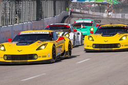 #3 Corvette Racing,雪佛兰Corvette C7.R: Jan Magnussen, Antonio Garcia和#4 Corvette Racing,雪佛兰Corvette C7
