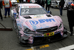 Das Auto von Lucas Auer, ART Grand Prix, Mercedes-AMG C63 DTM, nach einem Unfall in der Aufwärmrunde