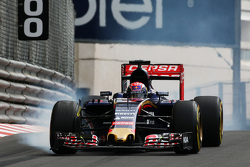 Max Verstappen, Scuderia Toro Rosso STR10 se bloquea en la frenada