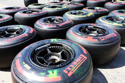 Pirellibanden gebruikt door McLaren, in de pits