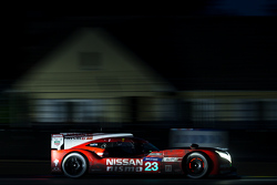 日产车队23号日产GT-R LM NISMO:奥利弗·普拉、简恩·马登博、马克斯·齐尔顿