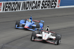 Will Power, Team Penske, Chevrolet, und Tony Kanaan, Chip Ganassi Racing, Chevrolet