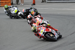Andrea Iannone, Ducati Team y Yonny Hernández, Pramac Racing Ducati y Bradley Smith, Tech 3 Yamaha,