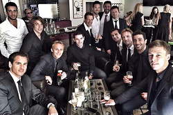 I piloti brindano alla vita di Jules Bianchi dopo il funerale: Adrian Sutil, Roberto Mehri, Max Chilton, Alexander Rossi, Alexander Wurz, Allan McNish, Pedro de la Rosa, Jenson Button, Daniel Ricciardo, Daniil Kvyat