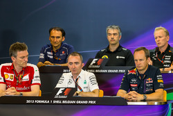 Прес-конференція FIA: Giampaolo Dall'Ara, Sauber F1 Team Head of Track Engineering; Нік Честер, Lotu