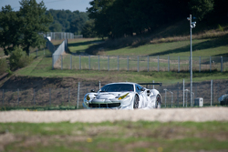 Gianmaria Bruni e Davide Rigon testano la Ferrari 488 GTE a Vallelunga