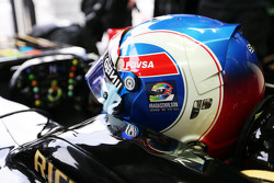 Jolyon Palmer, Lotus F1 E23 Test and Reserve Driver with a tribute on his helmet for Justin Wilson