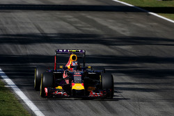 Daniil Kvyat, Red Bull Racing RB11