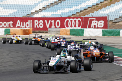 Nabil Jeffri, Motopark Dallara Volkswagen; Michele Beretta, Mücke Motorsport Dallara Mercedes-Benz;