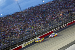 Joey Logano, Team Penske Ford e Jeff Gordon, Hendrick Motorsports Chevrolet