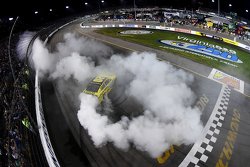 Il vincitore Matt Kenseth, Joe Gibbs Racing Toyota