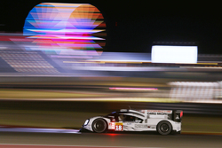 #18 Porsche Team Porsche 919 Hybrid: Romain Dumas, Neel Jani, Marc Lieb
