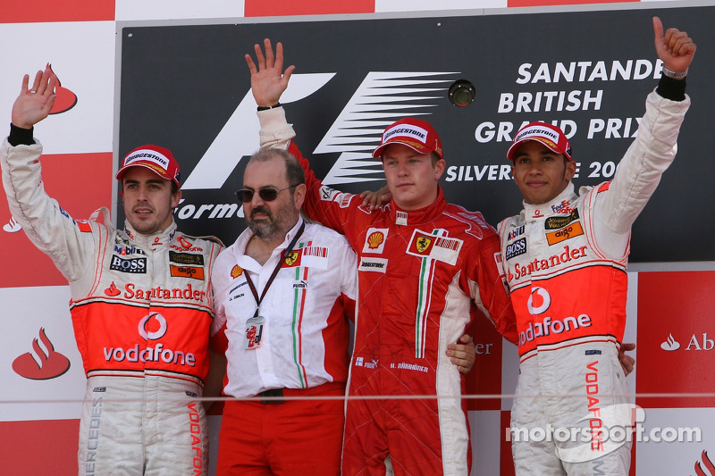2007. Подіум: 1. Кімі Райкконен, Ferrari. 2. Фернандо Алонсо, McLaren-Mercedes. 3. Льюіс Хемілтон, McLaren-Mercedes