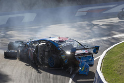 Unfall von Chaz Mostert, Prodrive Racing Australia, Ford