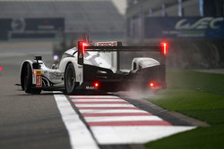 #18 Porsche Team Porsche 919 Hybrid: Romain Dumas, Neel Jani, Marc Lieb