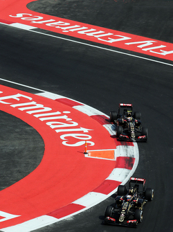 Romain Grosjean, Lotus F1 E23 lidera a su compañero de equipo Pastor Maldonado, Lotus F1 E23