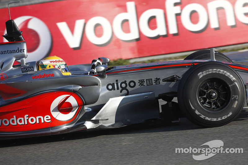 Lewis Hamilton test ediyoryeni McLaren Mercedes MP4-23