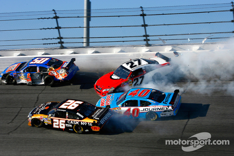 Crash van Jacques Villeneuve, Stanton Barrett, Jamie McMurray en Dario Franchitti