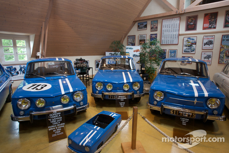 Renault R8 Gordini rally cars at 24 Hours of Le Mans