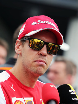 Sebastian Vettel, Ferrari, mit der Presse