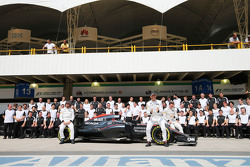 Fernando Alonso, McLaren; Jenson Button, McLaren; Stoffel Vandoorne, McLaren, Test- und Ersatzfahrer