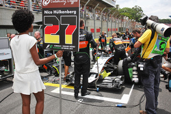 Nico Hulkenberg, Sahara Force India F1 VJM08 sulla griglia