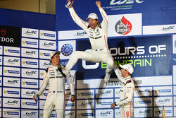 Die WEC-Champions 2015: Mark Webber, Brendon Hartley, Timo Bernhard, Porsche Team