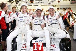 2015 champions Марк Веббер, Брендон Хартлі, Тімо Бернхард, Porsche Team