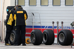 Pirelli crew
