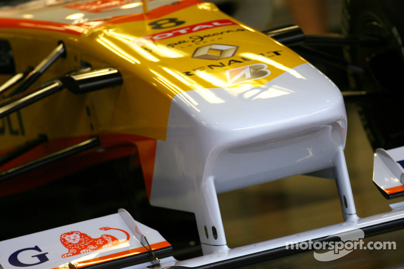 Деталі переднього носу нового боліду Renault R29