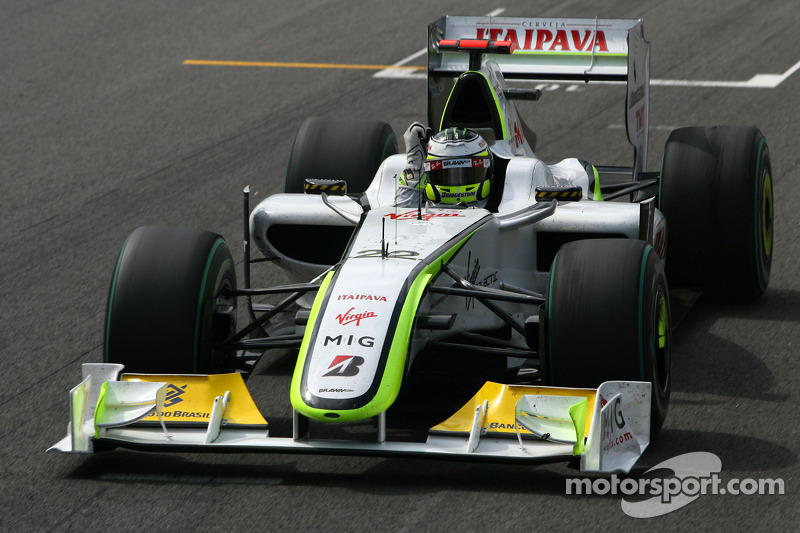 Pembalap Brawn GP, Jenson Button, memakai nomor mobil 22 dalam F1 2009 di mana ia sukses menjadi juara dunia.