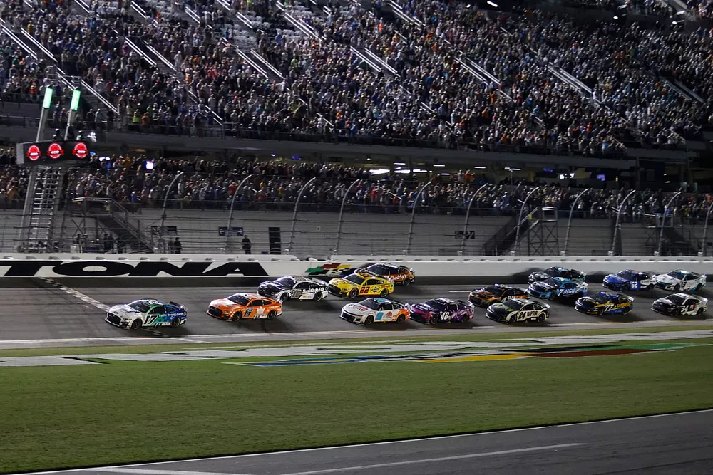 Race winner Chris Buescher, RFK Racing, Ford Mustang