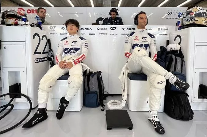 Yuki Tsunoda, Daniel Ricciardo, AlphaTauri