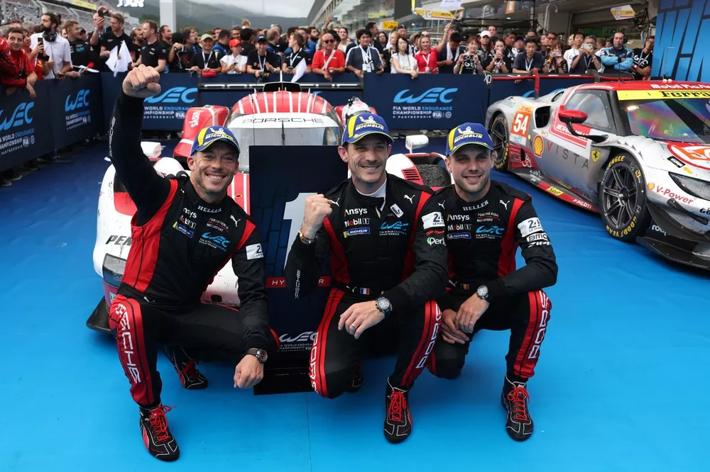 Race winner #6 Porsche Penske Motorsport Porsche 963: Kevin Estre, Andre Lotterer, Laurens Vanthoor