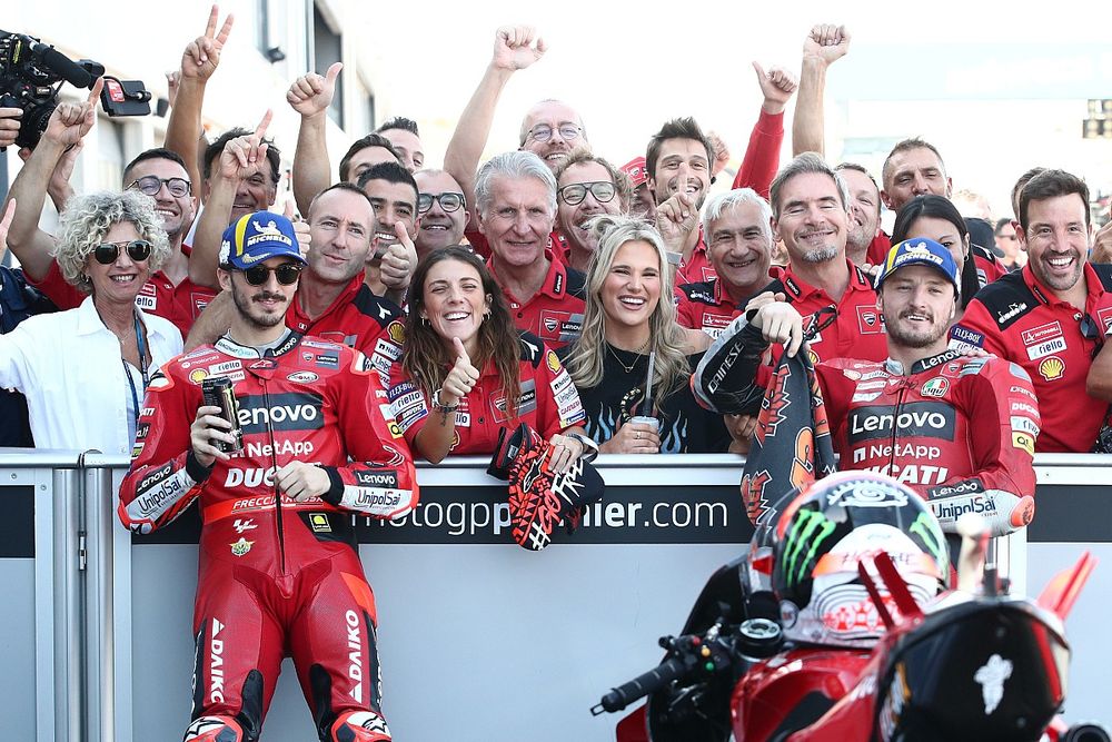 Ganador de la pole Francesco Bagnaia, Ducati Team, segundo puesto Jack Miller, Ducati Team