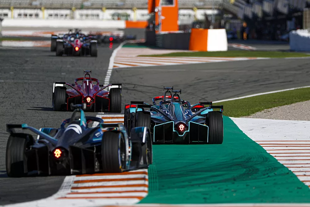 Lucas Di Grassi, Audi Sport ABT Schaeffler, Audi e-tron FE07, Sam Bird, Panasonic Jaguar Racing, Jaguar I-Type 5, Oliver Turvey, NIO 333, NIO 333 001