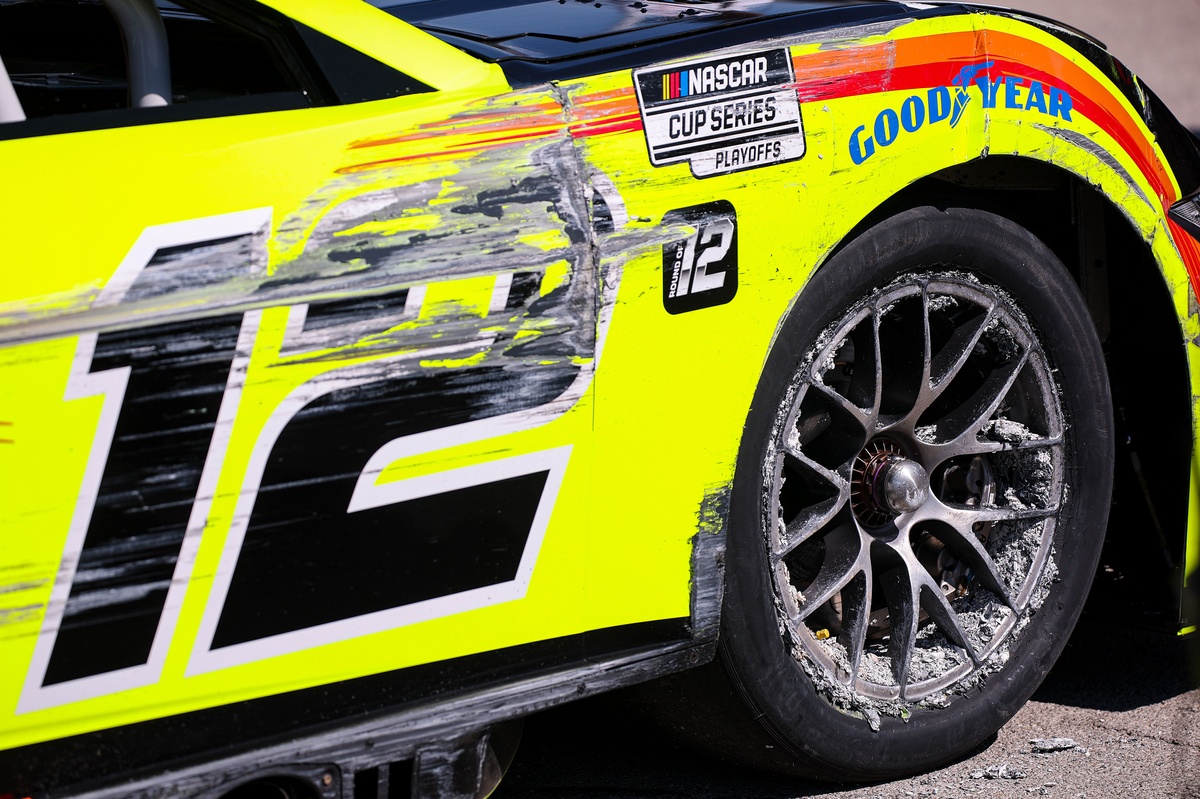 Penske plagued by tire issues in NASCAR Cup practice at Kansas