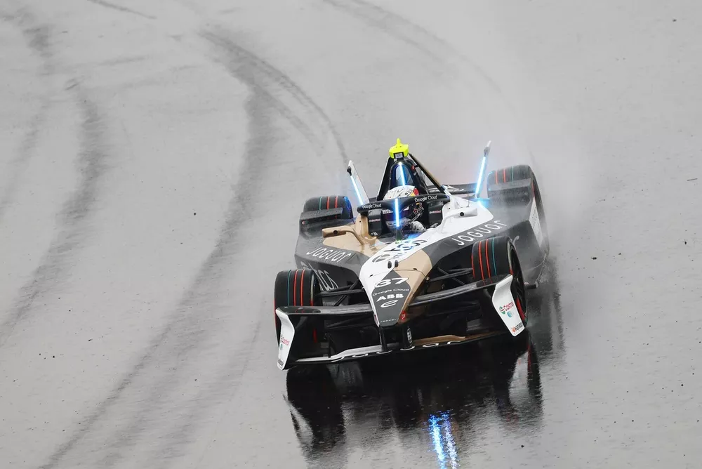 Nick Cassidy, Jaguar TCS Racing