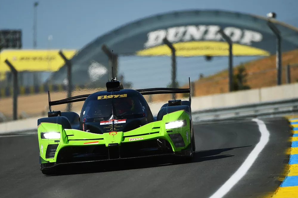 #4 Floyd Vanwall Racing Team Vanwall Vandervell 680 of Tom Dillmann, Esteban Guerrieri, Tristan Vautier