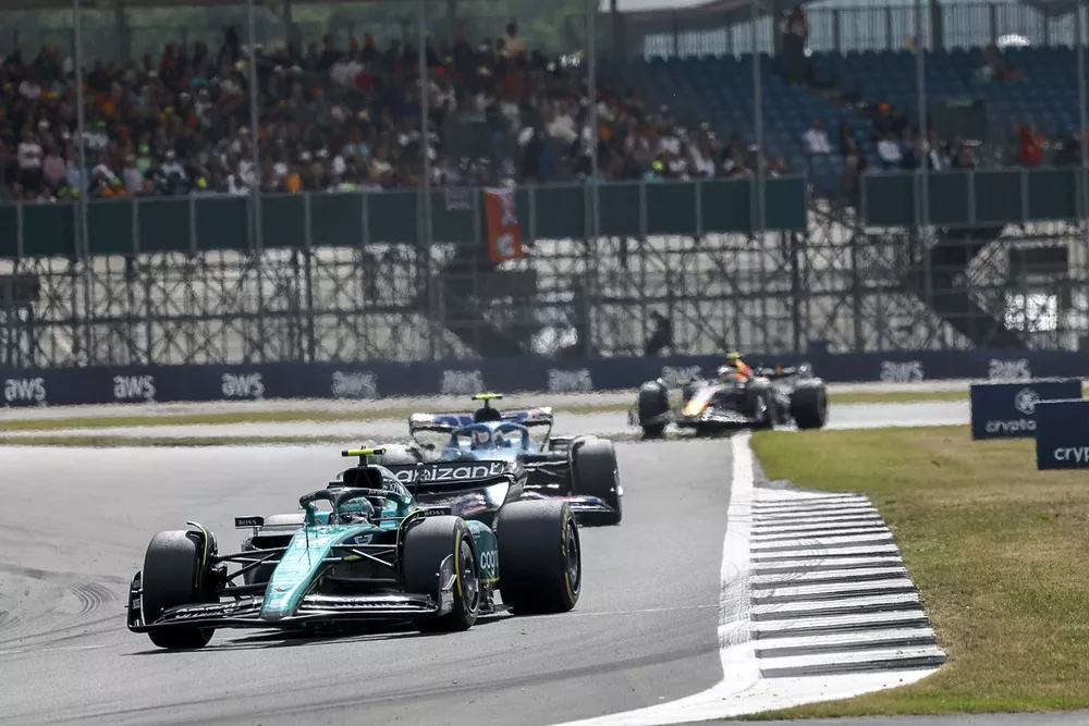 Fernando Alonso, Aston Martin AMR23, Pierre Gasly, Alpine A523