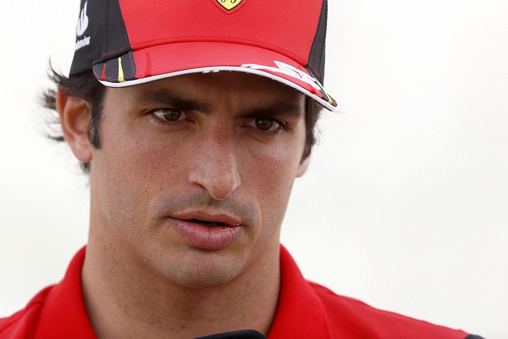 Carlos Sainz Jr., Ferrari talks to press