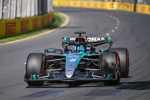 Russell califica de "extra&ntilde;o" el accidente que tuvo con Alonso en Australia