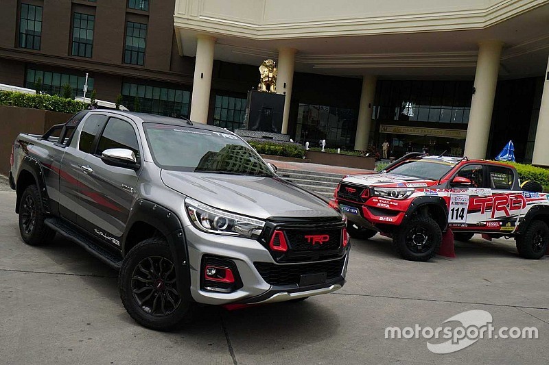 Toyota запропонувала фанатам ралі Hilux Black Rally Edition