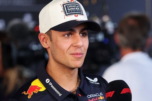 Red Bull F1 comienza con Lindblad la 'Operaci&oacute;n Verstappen 2.0'